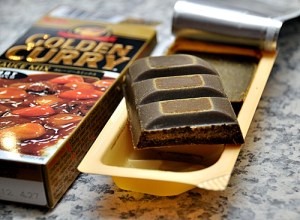 golden-curry-cubes-open-package